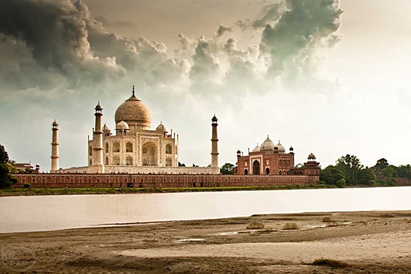 El Taj Mahal en una vista a distancia