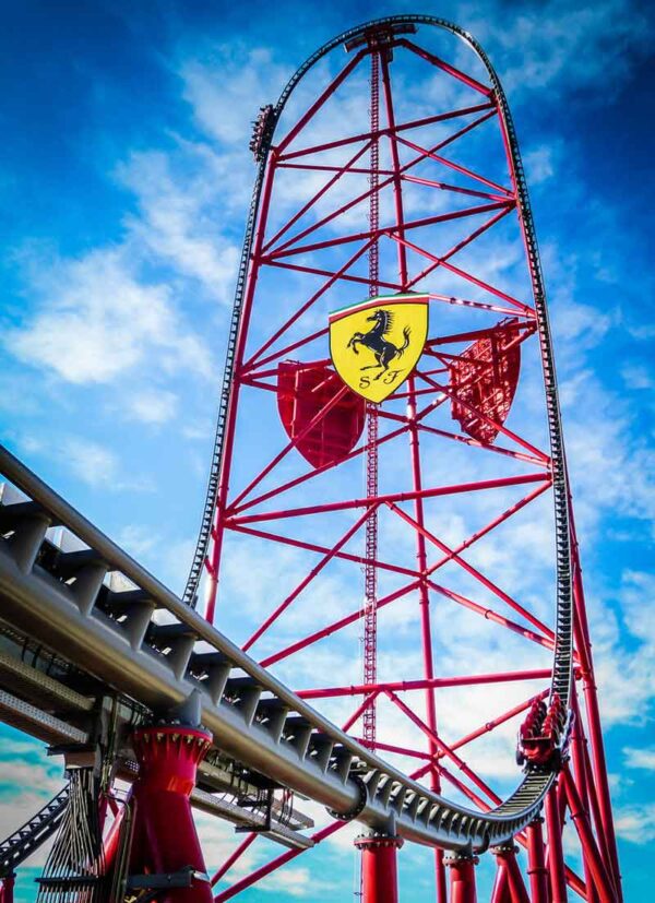 La montaña rusa más rápida del mundo, por Ferrari