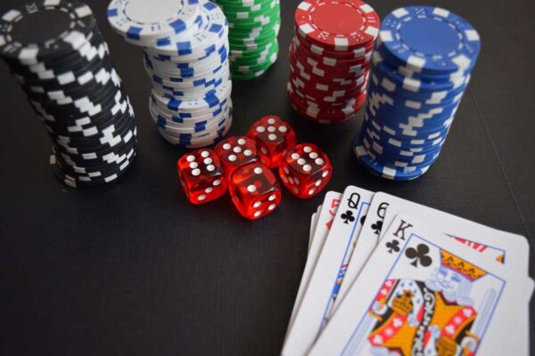 Algunas curiosidades del poker, el juego de cartas por excelencia