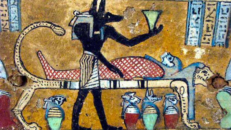 La importancia de los vasos canopos en la momificación egipcia