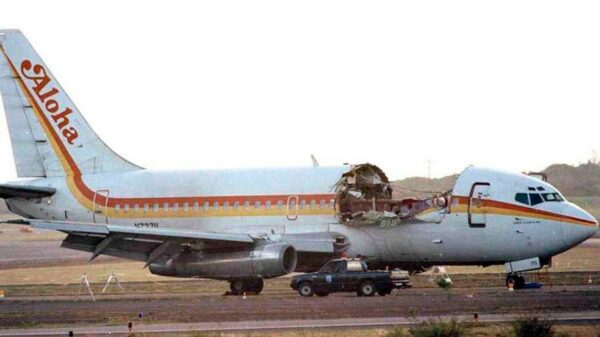 El vuelo 243 de Aloha Airlines que logró aterrizar sin techo