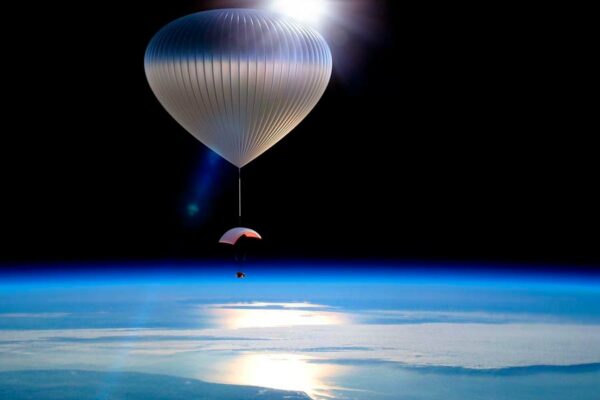 Los paseos en globo por la estratosfera a bordo del World View