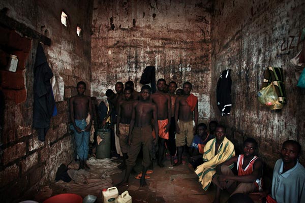 Fotografía de una de las celdas de la prisión de Gitarama, Ruanda
