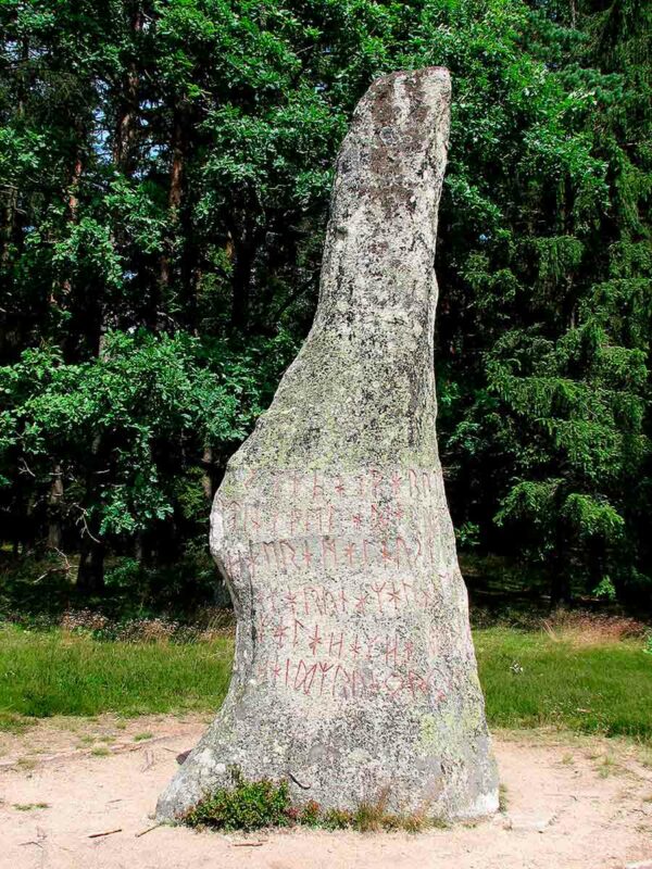 La enigmática maldición de la piedra rúnica de Björke, en Suecia